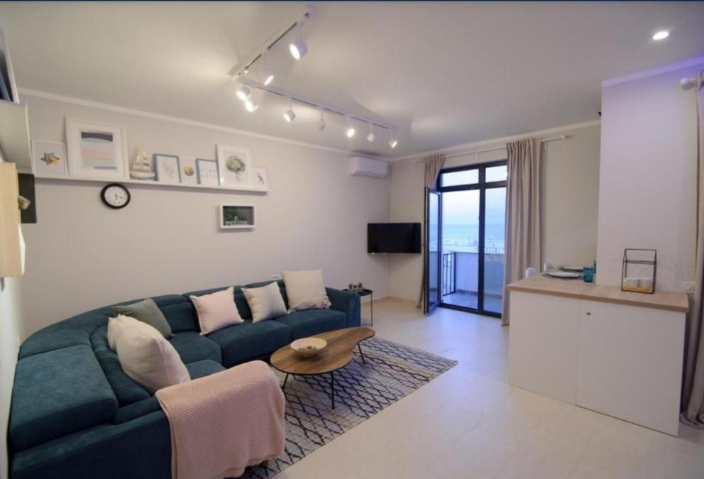 Ari Beach Apartment Năvodari Екстериор снимка